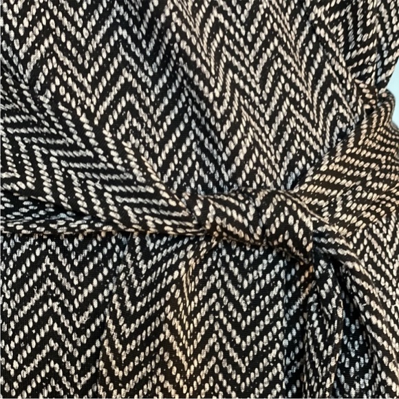 Vintage Diane von Furstenberg Wrap Dress - Size 8 - Picture 2 of 7